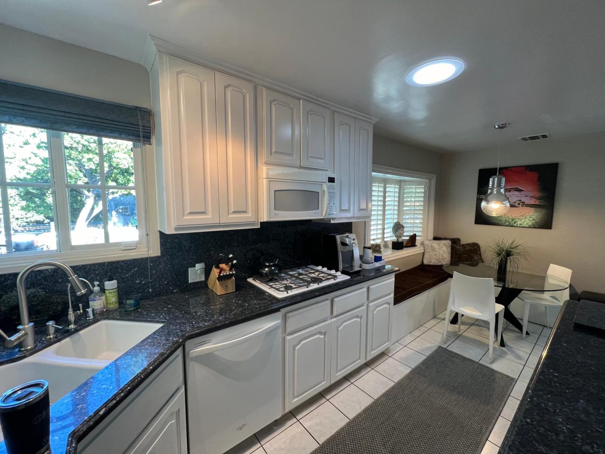 Chic Venice Beach Bungalow Steps From The Canals & Beach لوس أنجلوس المظهر الخارجي الصورة