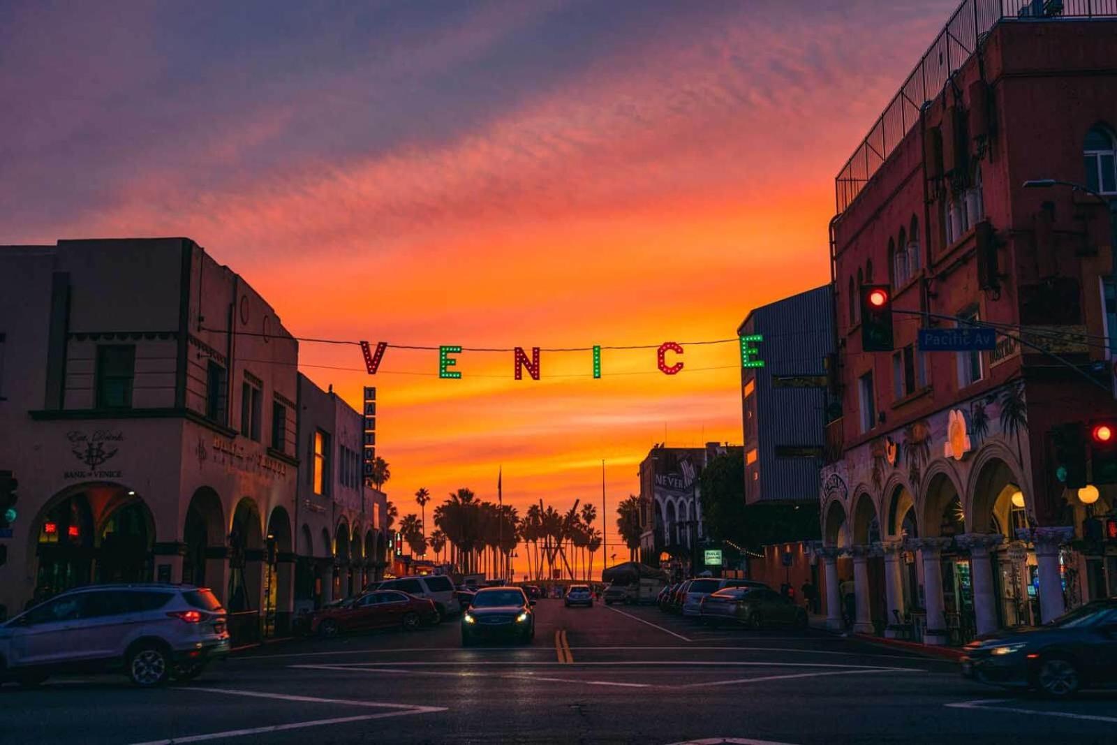 Chic Venice Beach Bungalow Steps From The Canals & Beach لوس أنجلوس المظهر الخارجي الصورة